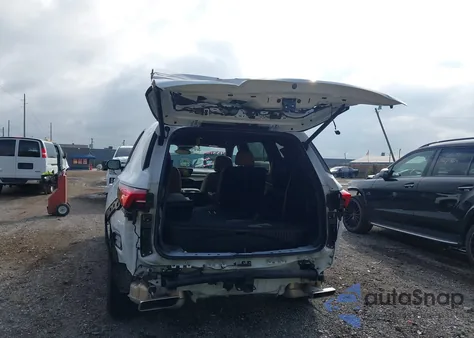 2025 Buick Enclave Preferred Fwd из США, поврежденный, VIN 5GAEVARS6SJ151201